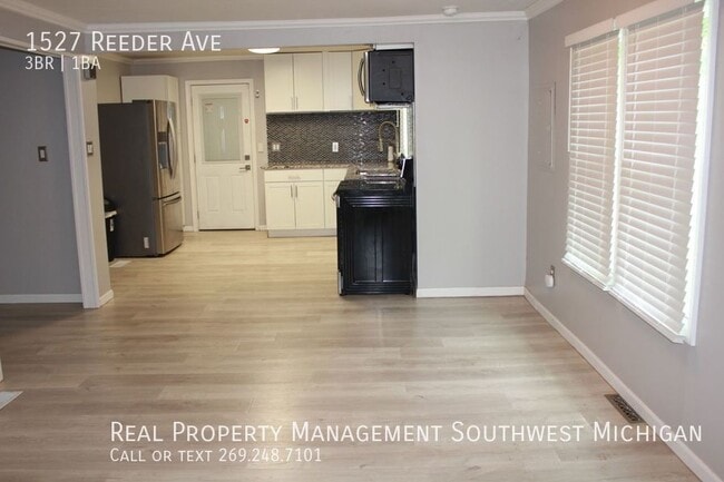 Photo - 1527 Reeder Ave