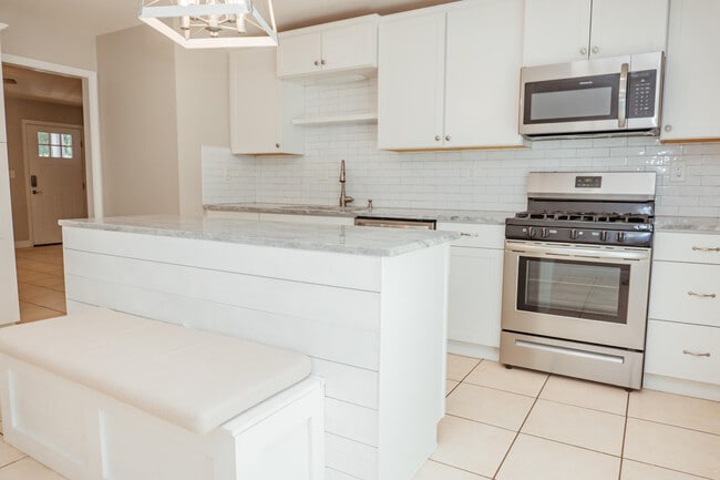 Photo - 309 Green Oak Dr