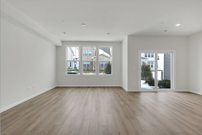 Photo - 5918 Hawkweed Dr