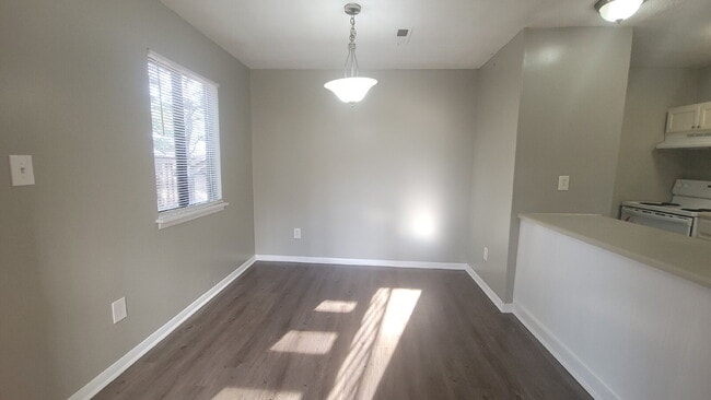 Photo - 1 month free, Call for details!!! "Cozy 2-Bedroom Retreat with Full Bath in Prime Huntsville Loca... Unit Apt C