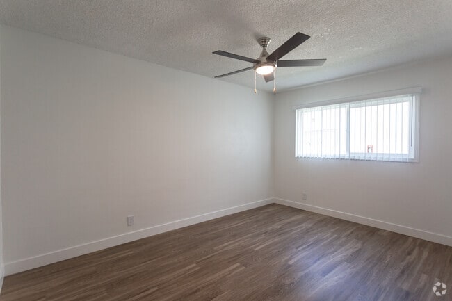 2BA,1BA- Bedroom - Coldwater Canyon Apartments
