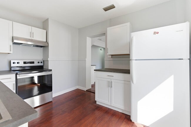 Photo - 50 Saragossa St Unidad D