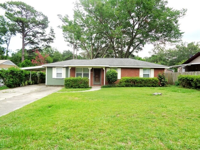 Photo - **Available February** Spacious 3 Bedroom 2 Bath in Savannah!