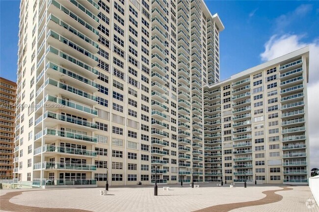 Building Photo - 3900 Galt Ocean Dr Unit # 111 Rental