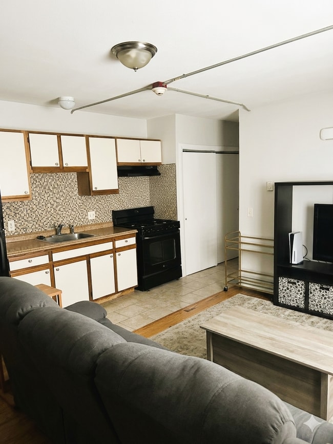 Building Photo - Archambault Unit 3