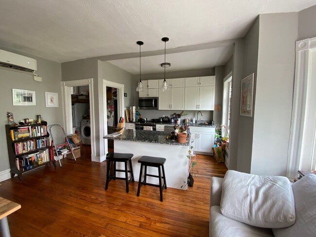 Photo - 1627 W Grace St Unit 3