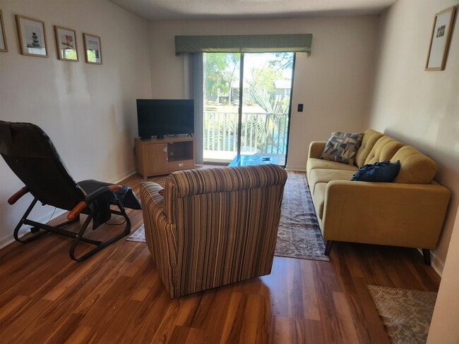 Photo - 435 Salt Marsh Cir