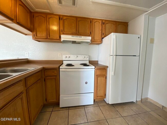 Photo - 4700 Maxwell Ave Unit 28