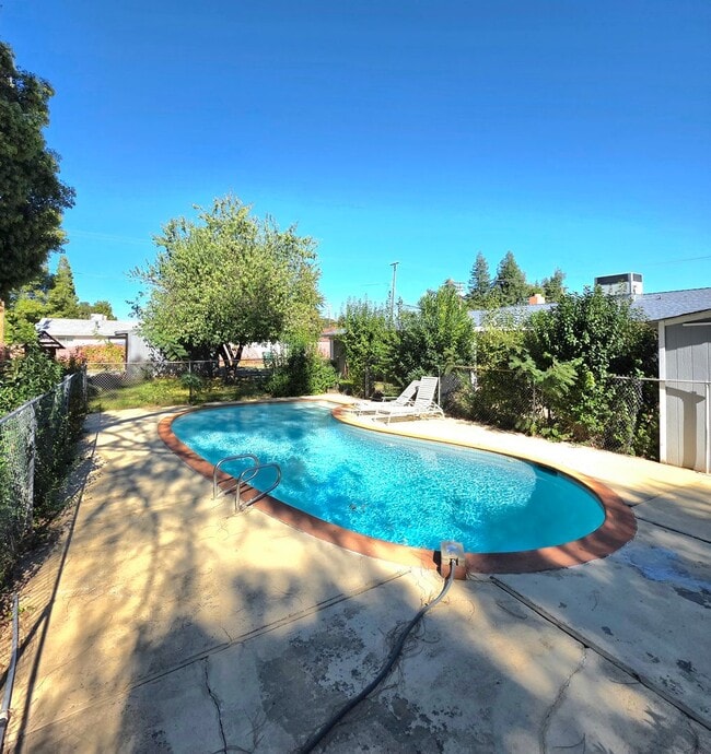 Photo - FURNISHED OR UNFURNISHED 5 BEDROOM 3 BATH HOME WITH POOL