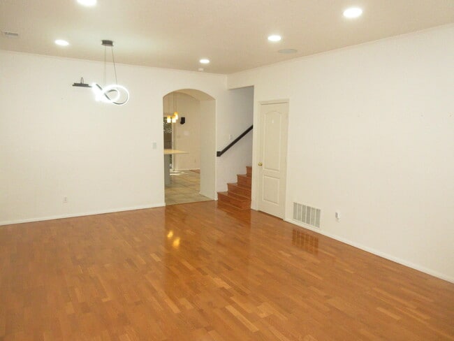 Photo - 7320 Desert Eagle Rd NE