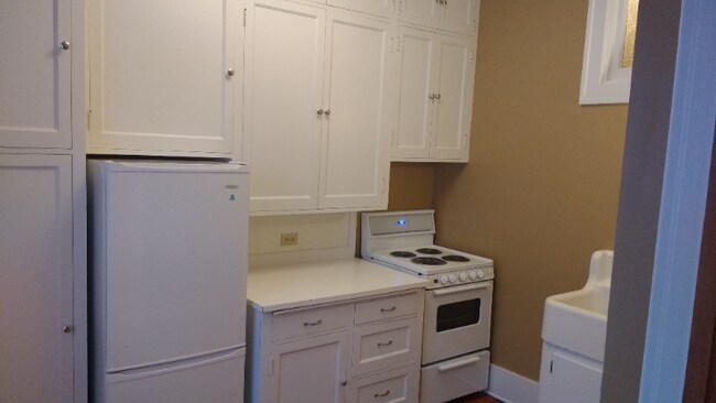 Photo - 300 2nd Ave SW Unit 4