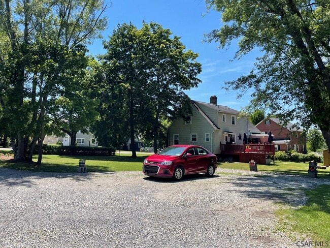 Photo - 438 Belmont St