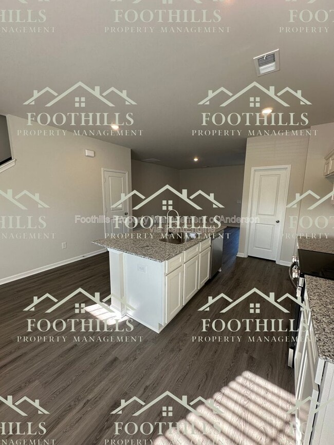 Photo - 1655 E Greenville St