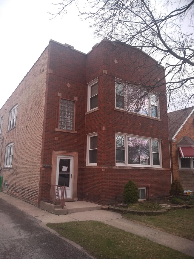 Building Photo - 6160 W Thorndale Ave Unit 6160 W Thorndale