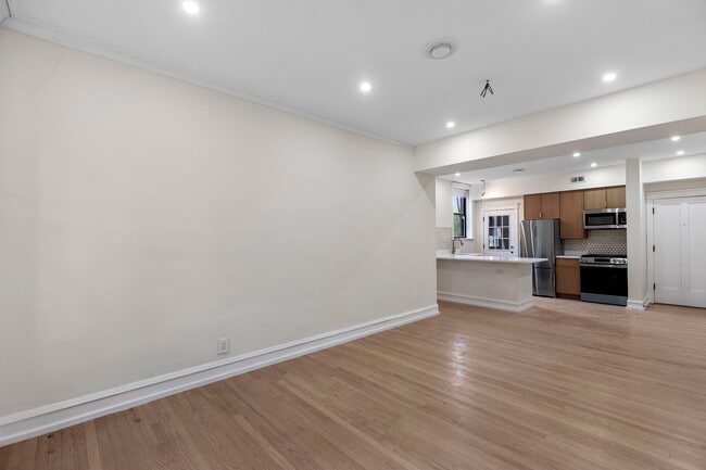 Photo - 4638 N Hamilton Ave Unidad 1