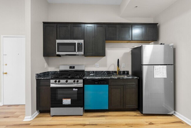 Building Photo - 2021 E Baltimore St