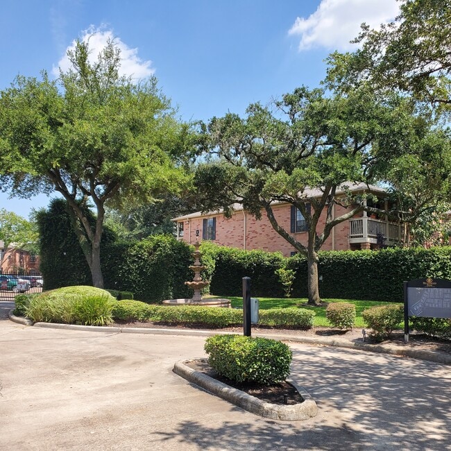 Photo - 2255 Braeswood Park Dr Unit Condo