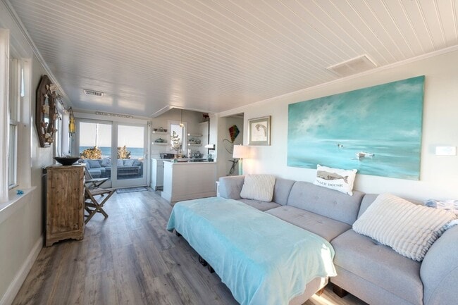 232 Manomet Point Rd
