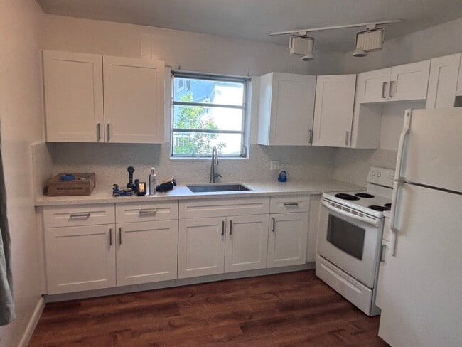 Photo - 117 N Bay Harbor Dr