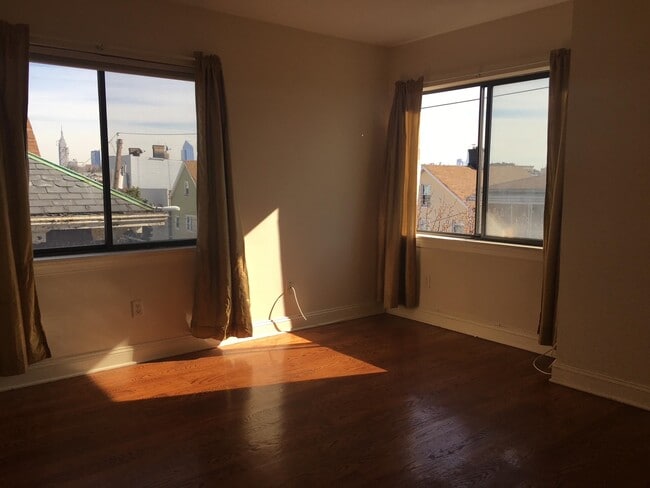 Photo - 136 41st St Unidad 203