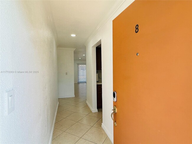 Photo - 1100 W 35th St Condo Unit 8