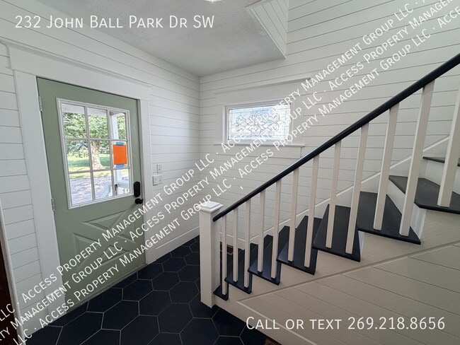 232 John Ball Park Dr SW