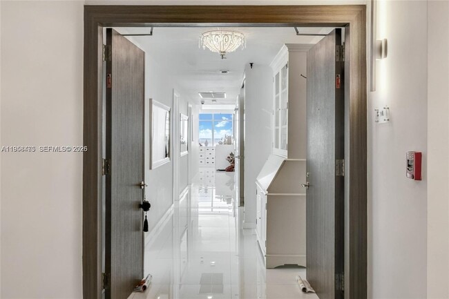 Photo - 3737 Collins Ave Unidad S-801