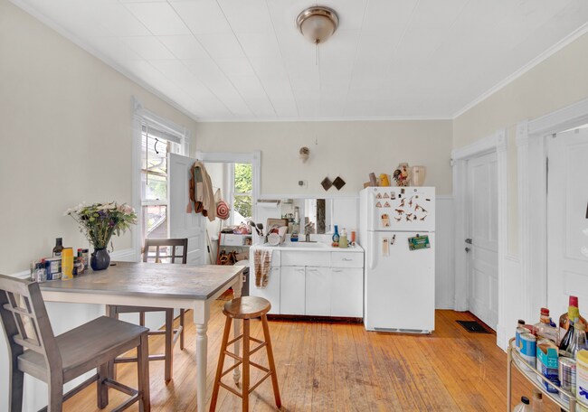 Photo - 2018 Pratt Ct Unit 2025-2026 Lease