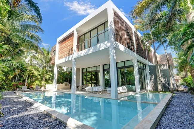 Building Photo - 240 Ocean