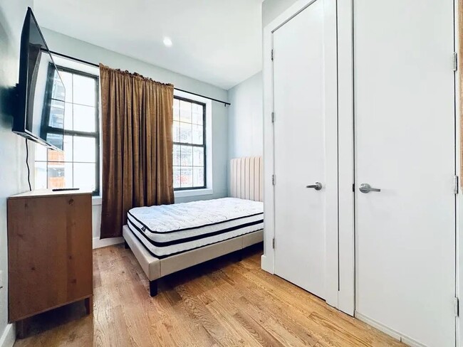 Private Bedroom in a 4 bedroom / 2 bathroo... - Private Bedroom in a 4 bedroom / 2 bathroo... Condo