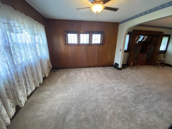 Photo - 1317 W 9th St