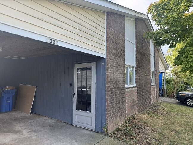 Photo - 1332 Centre Pkwy