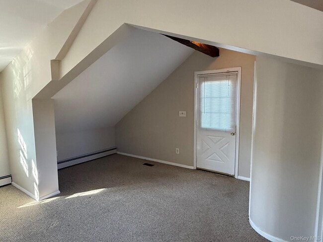 Photo - 160 Laurel Ave Unit Upper in Back Building