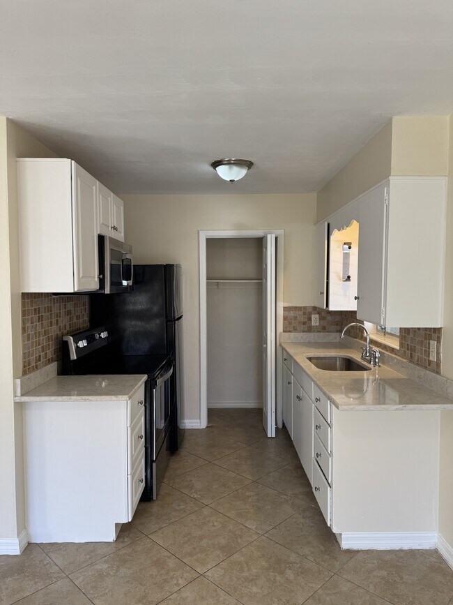 Photo - 1604 8th Ave W