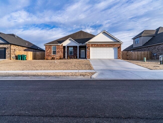 Building Photo - 940 W Ashmore Landing Loop