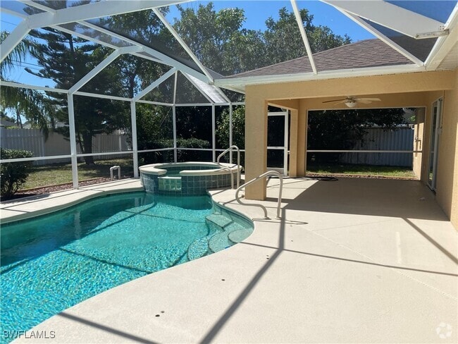 Building Photo - 610 SW 39th Terrace Rental