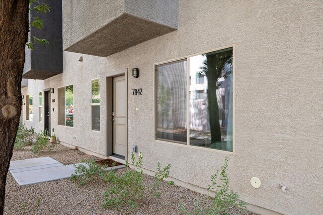 Photo - 7842 N 20th Glen