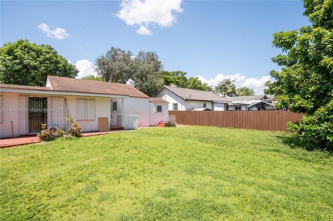 Photo - 435 SW 33rd Ave