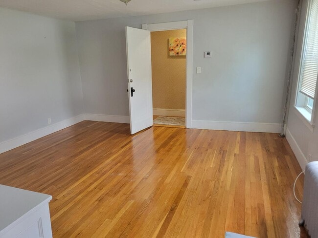 Building Photo - 22 Fruit St Rental