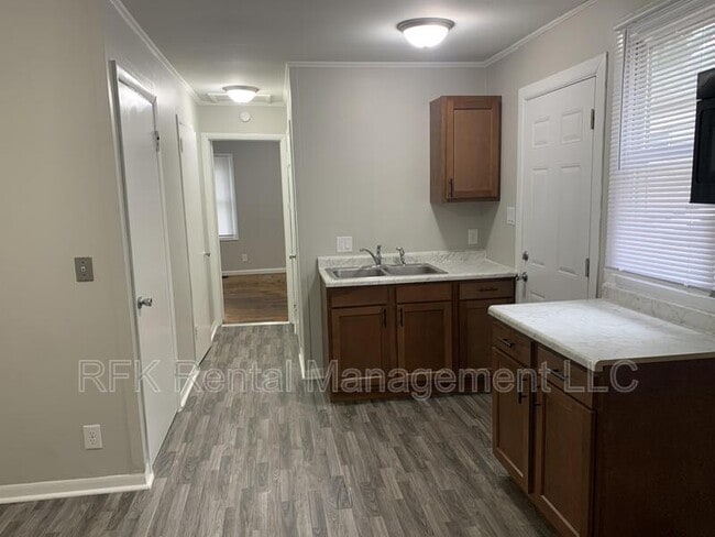 Photo - 1460 W 32nd St
