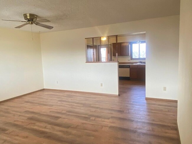 Newly Updated 2 bed, 1 bath Apartment in G... - Newly Updated 2 bed, 1 bath Apartment in G... Unit 1