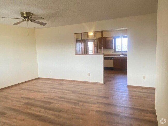 Building Photo - Newly Updated 2 bed, 1 bath Apartment in G... Unit 1