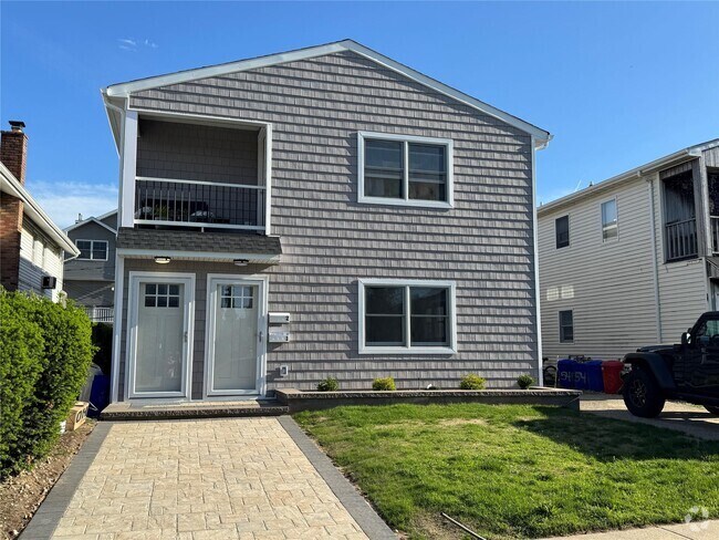 Building Photo - 542 E Pine St Unit Main Rental