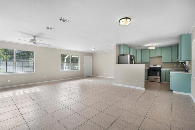 Photo - 255 Brackin St Apartment Unit B