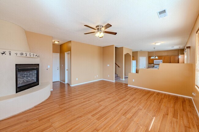 Photo - 10416 Rosefinch Dr NW