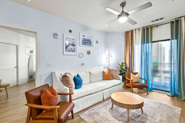 Photo - 455 14th St NW Unidad ID1343902P