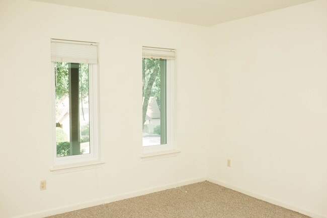 Photo - 281 Autumn Grove Ct