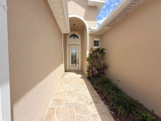 Photo - "Unfurnished Home on Golf Course in Hudson, FL - Spacious 1,853 Sq Ft Haven!"