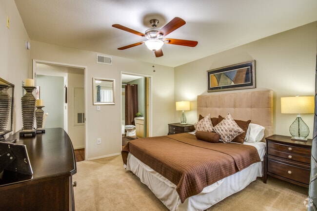 1 BR, 1 BA - 745 SF - Rancho De Montana