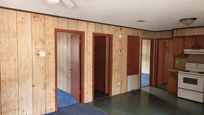 Oak Ridge Apartment